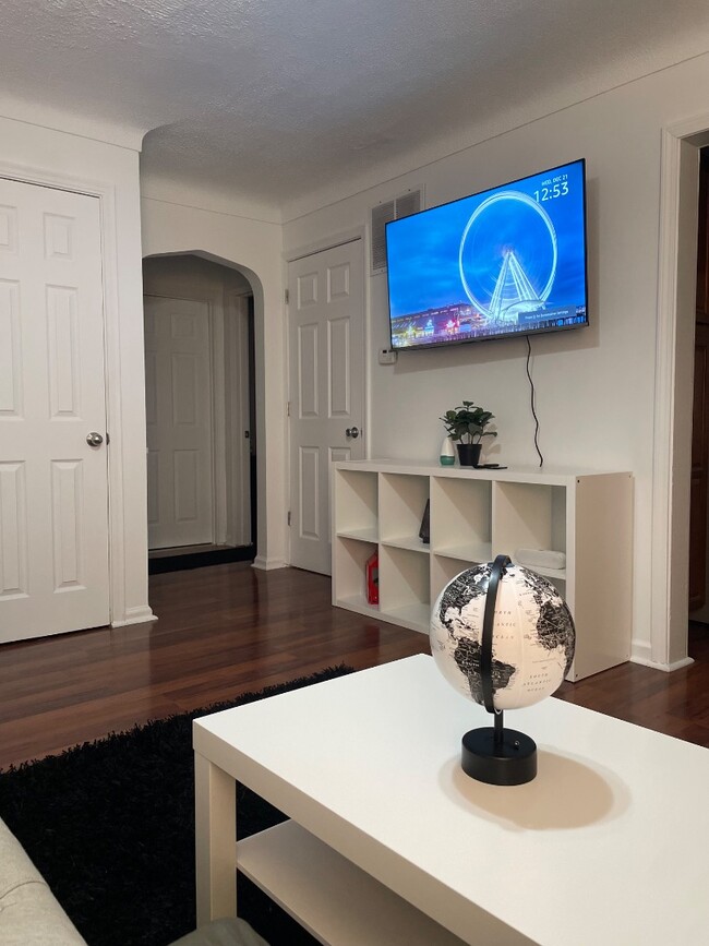 1860 Rochester Rd in Troy, MI - Building Photo - Building Photo