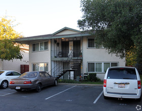 Ashdale Court Apartments in Sacramento, CA - Building Photo - Building Photo