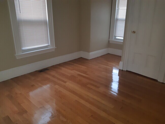 1101 Hyde Park Ave, Unit 2