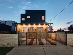 412 Kemp St in Austin, TX - Building Photo - Building Photo