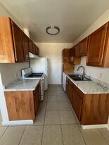 Fenway VI in Fallbrook, CA - Building Photo