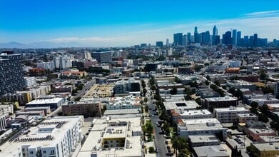 2939 Leeward Ave in Los Angeles, CA - Building Photo - Building Photo