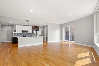 10 Taber St, Unit 207 in Boston, MA - Building Photo - Building Photo