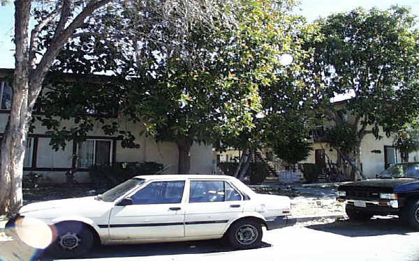 7320-7332 Milwood Ave in Canoga Park, CA - Building Photo - Building Photo