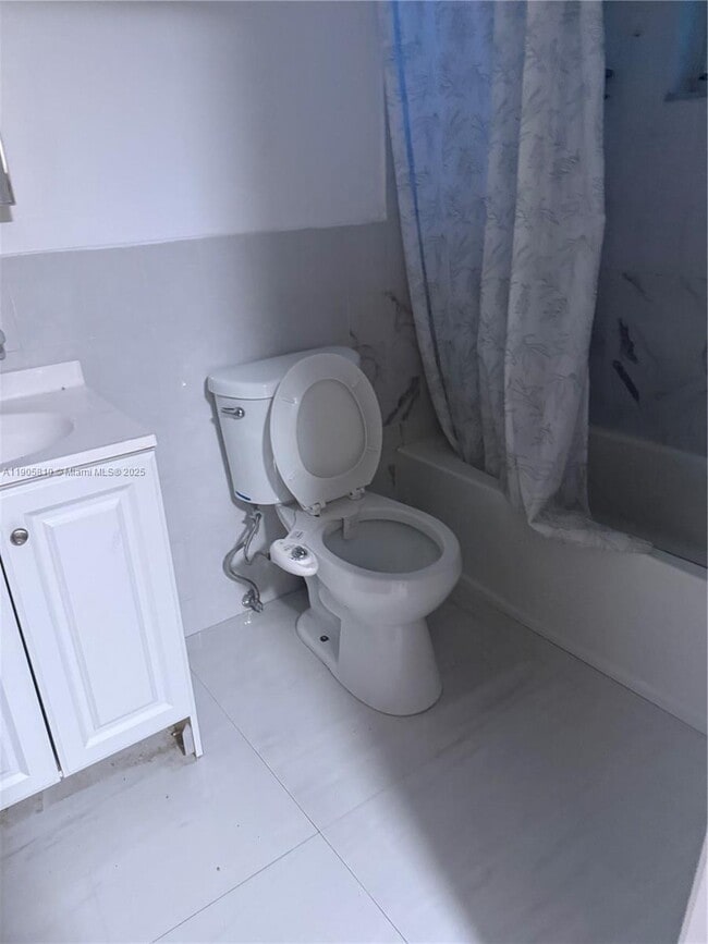 317 W 34th St in Hialeah, FL - Building Photo - Building Photo