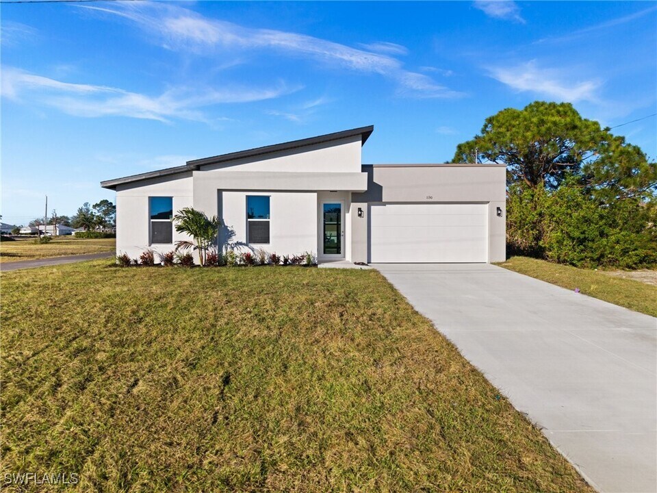 1619 NW 11th Terrace in Cape Coral, FL - Building Photo