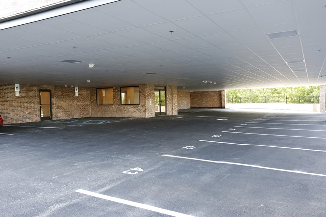 Hilltop Apartments of Totowa in Totowa, NJ - Foto de edificio - Building Photo