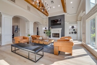 Stonehaven Villas in Tulsa, OK - Building Photo - Lobby