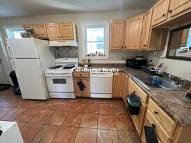 53 Porter Rd, Unit T in Cambridge, MA - Building Photo