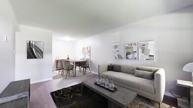 245 Yeomans St in Belleville, ON - Building Photo - Building Photo