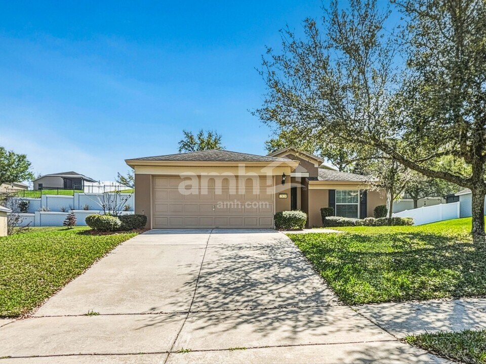 2938 Santa Marcos Dr, Unit 212 in Clermont, FL - Foto de edificio