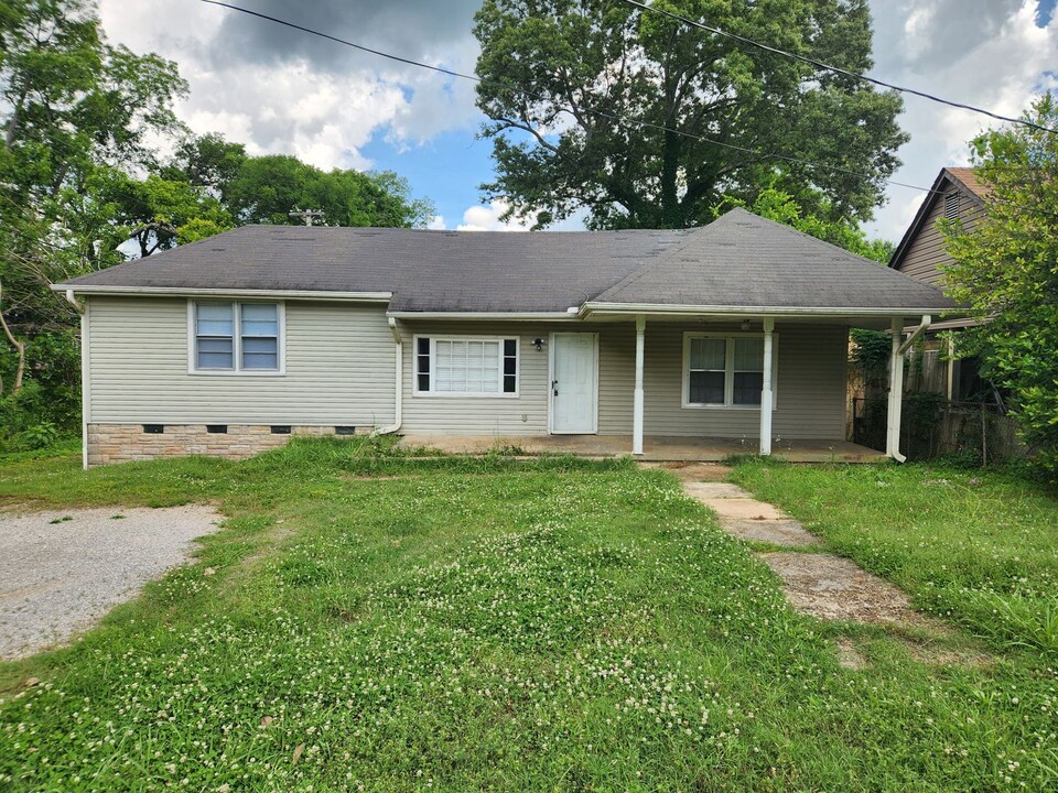 209 E 10th Ave in Sheffield, AL - Building Photo