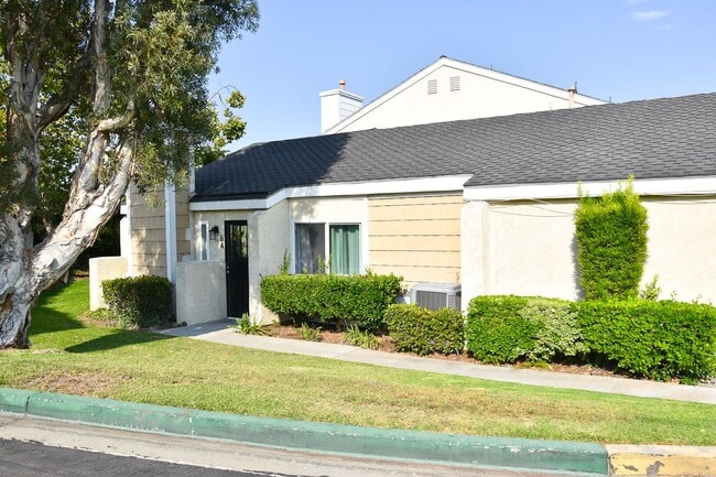 3340 E Collins Ave in Orange, CA - Building Photo - Building Photo