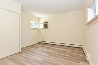 28 Reid Ave, Unit 1 in Bergenfield, NJ - Building Photo - Building Photo