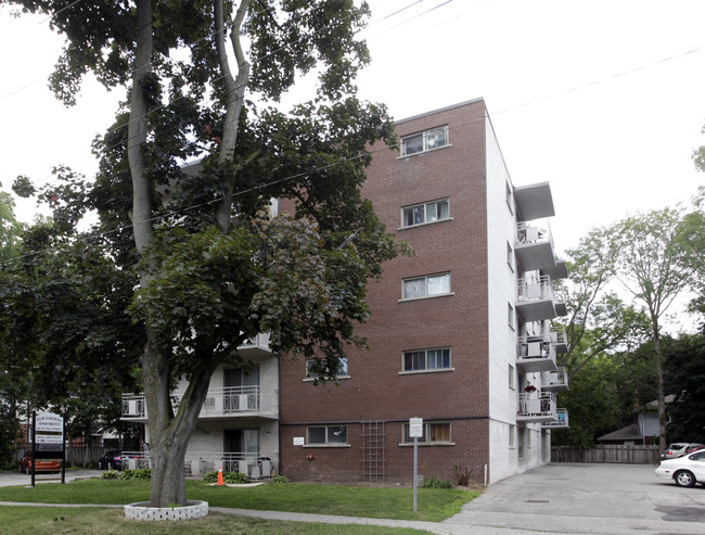 Elm Gardens in Burlington, ON - Building Photo - Building Photo