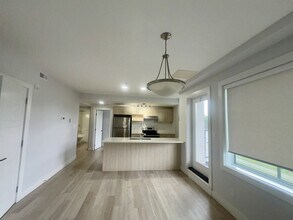 2215-2247 47 St NW in Edmonton, AB - Building Photo - Building Photo