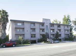 Embassy House Apartments in Sherman Oaks, CA - Building Photo - Building Photo