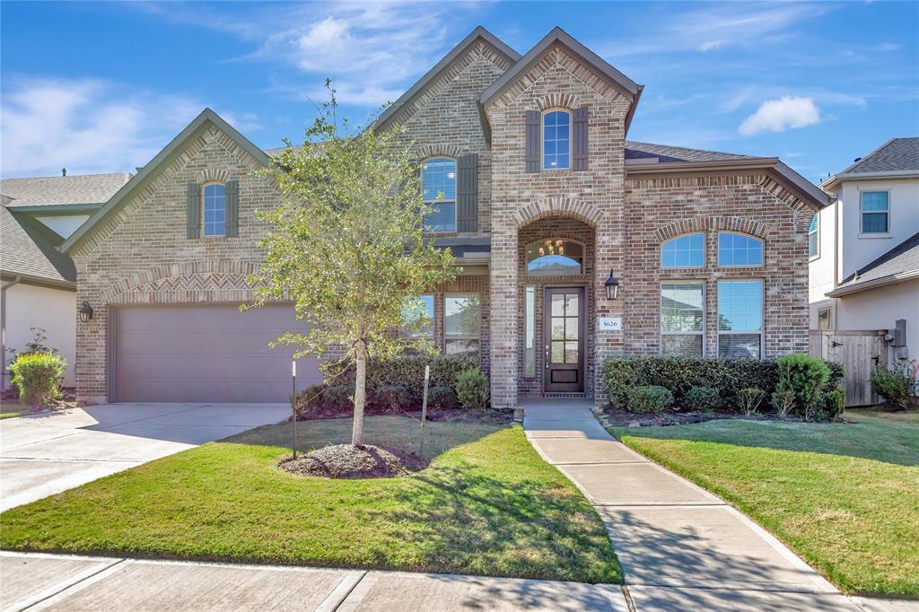 5626 James Landing Dr in Sugar Land, TX - Building Photo