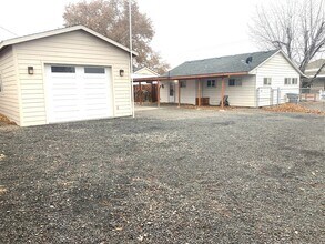 1008 Wright Ave in Richland, WA - Building Photo - Building Photo