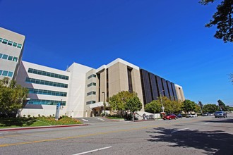 6030 Cadillac Ave in Los Angeles, CA - Building Photo - Building Photo