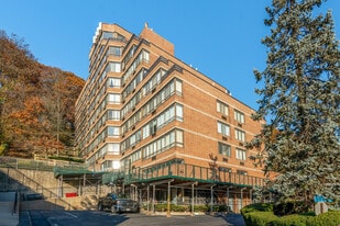 Sunrise Tower in Staten Island, NY - Building Photo