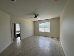 839 Knollwood Dr in Davenport, FL - Foto de edificio - Building Photo
