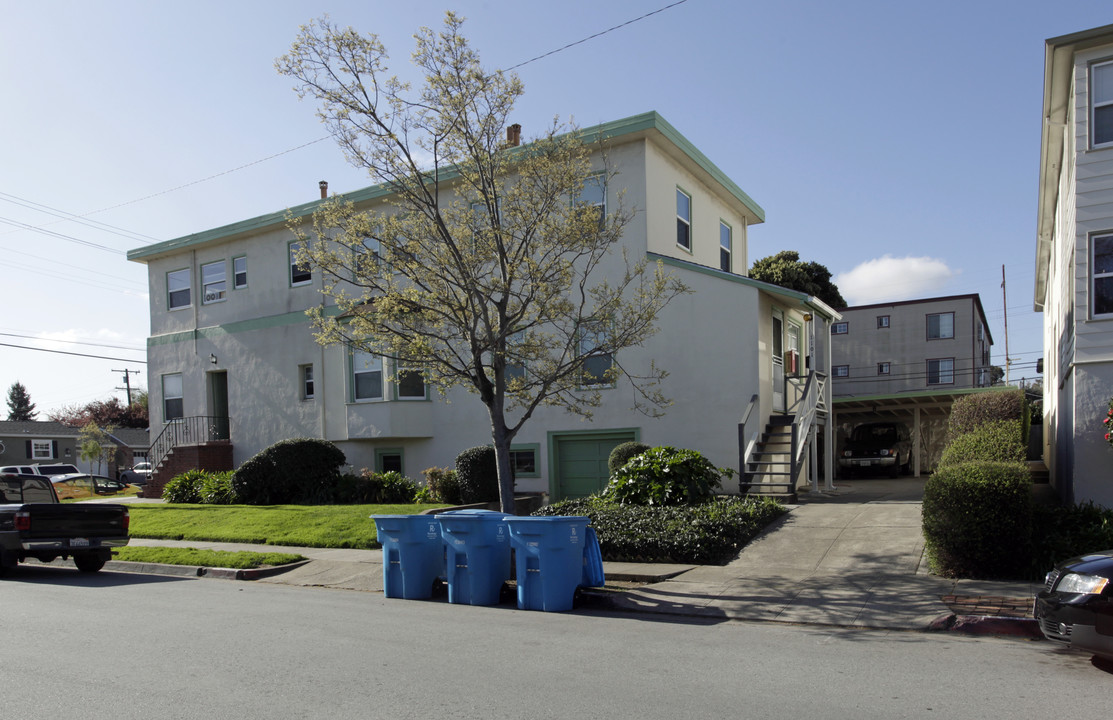 1200 Carmelita Ave in Burlingame, CA - Building Photo