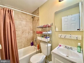 2010 N Carlisle St in Philadelphia, PA - Building Photo - Building Photo