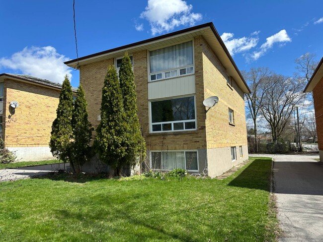 Stanley St Unit 1 in Belleville, ON - Building Photo - Building Photo