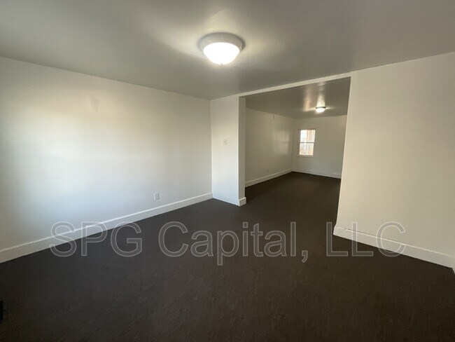 466 W College Ave in York, PA - Building Photo - Building Photo