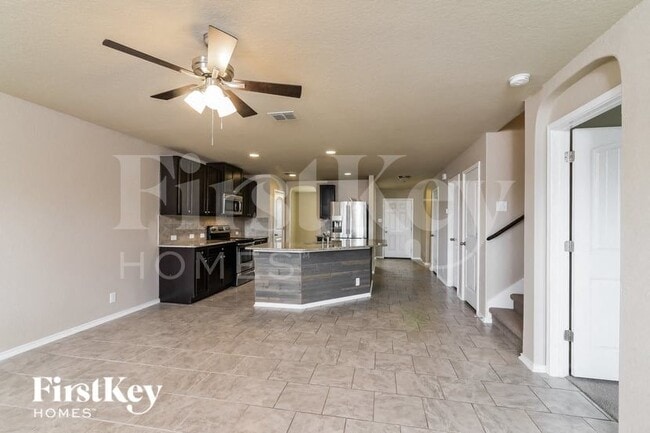 8952 Hickman Pk in San Antonio, TX - Foto de edificio - Building Photo