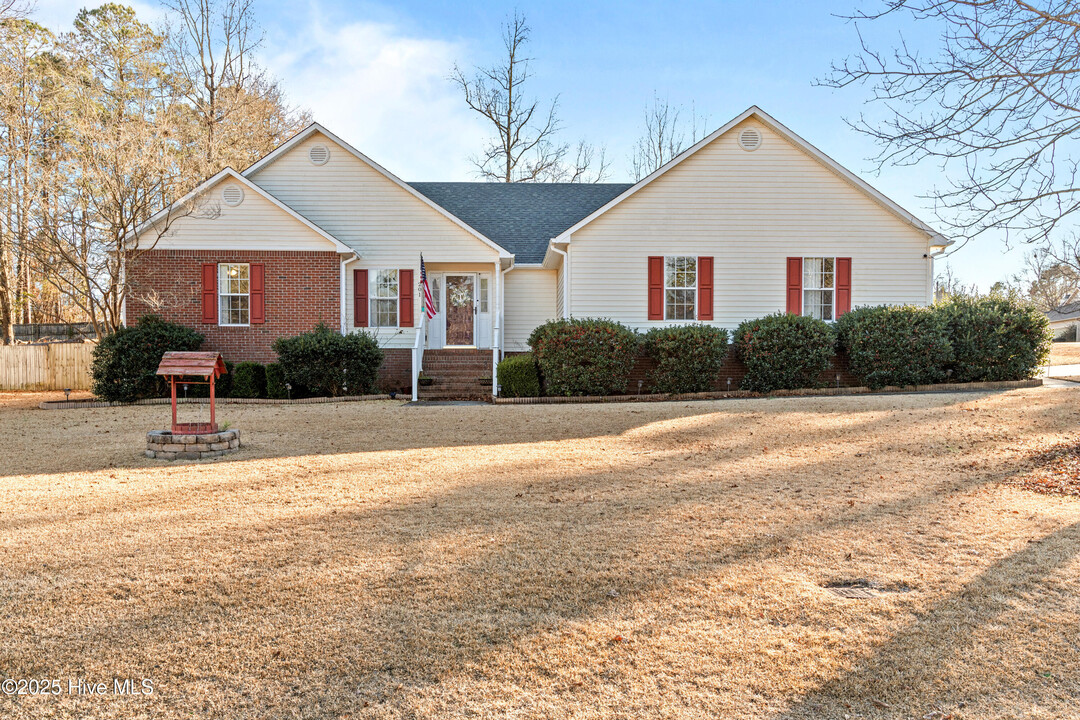 201 Dockside Dr in Jacksonville, NC - Building Photo