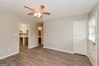 234 Montego Cir in Riverdale, GA - Foto de edificio - Building Photo