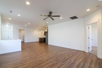 495 Bedrock Loop in West Richland, WA - Building Photo - Building Photo