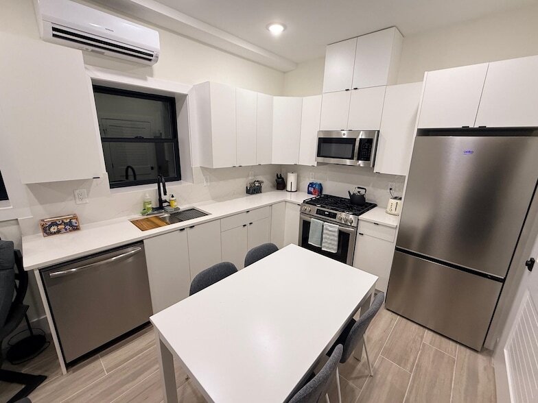 27 Graham St in Jersey City, NJ - Building Photo