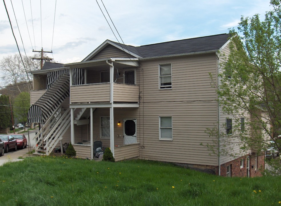 Oakdale Diamond Apartments in Oakdale, PA - Building Photo