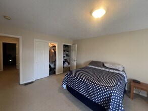 1460 Bergamont St in Morgantown, WV - Building Photo - Building Photo