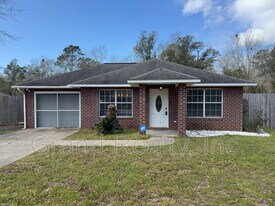 4221 Jernigan Rd in Milton, FL - Building Photo