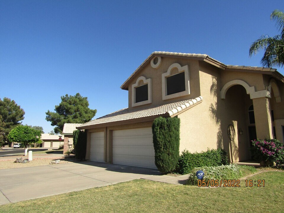 1213 E Harbor View Dr in Gilbert, AZ - Foto de edificio
