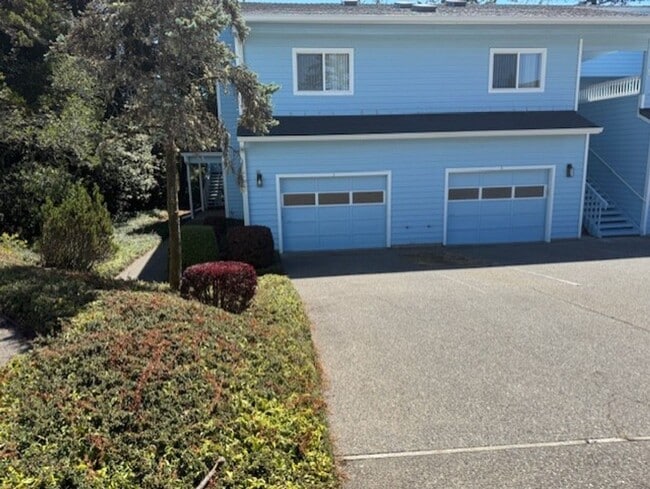 property at 1445 Seacrest Ln