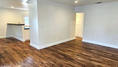 16129 Haynes St in Los Angeles, CA - Building Photo - Building Photo