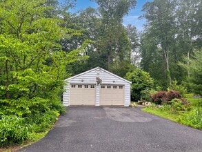 53 Lakeshore Dr in Holliston, MA - Building Photo - Building Photo