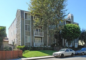 3549 Hughes Ave Apartamentos