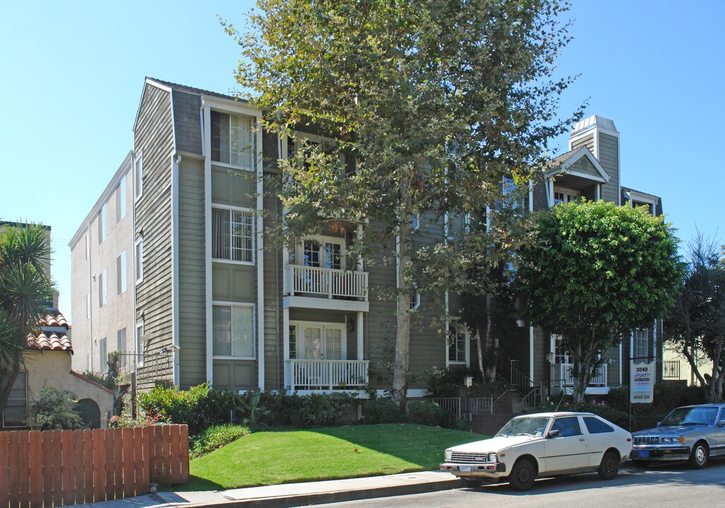3549 Hughes Ave in Los Angeles, CA - Building Photo