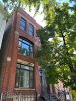 1227 W Ohio St in Chicago, IL - Building Photo