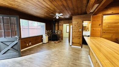 54100 Pine Crest Ave in Idyllwild, CA - Building Photo - Building Photo