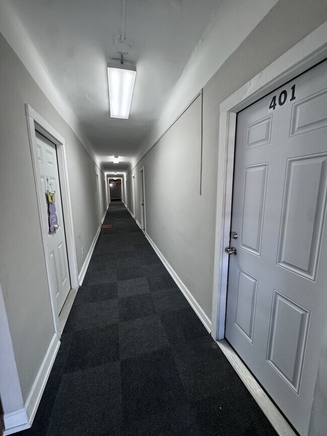 3302 Kenilworth Ave-Unit -401 in Berwyn, IL - Building Photo - Building Photo