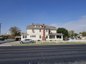 257 S H St in Tulare, CA - Building Photo - Building Photo