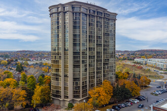 The Esprit Condo in Mississauga, ON - Building Photo - Building Photo