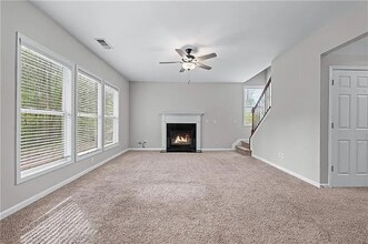 2155 Mindy Ln in Cumming, GA - Foto de edificio - Building Photo